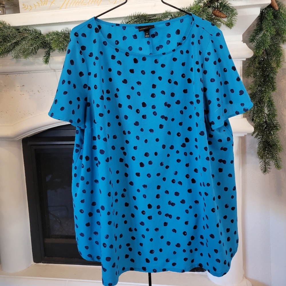 Lane Bryant blue flutter sleeve organic polka dot blouse size 20